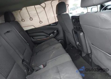 2018 Chevrolet Suburban Ls z USA, uszkodzony, nr VIN 1GNSCGECXJR137463